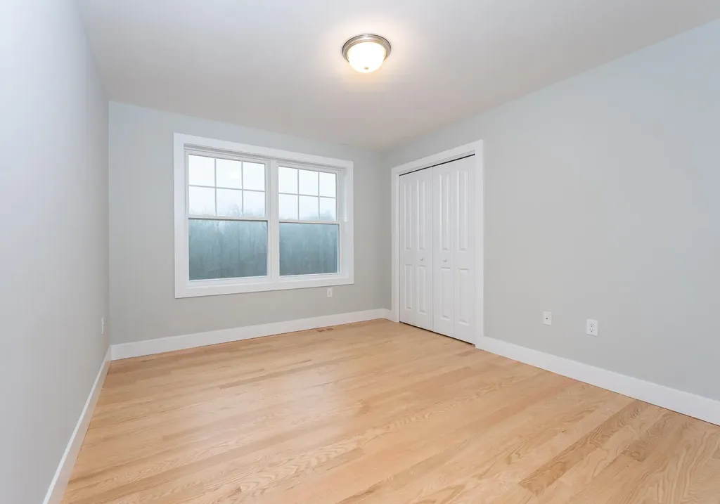 12 Robin Way Chester NH 03036