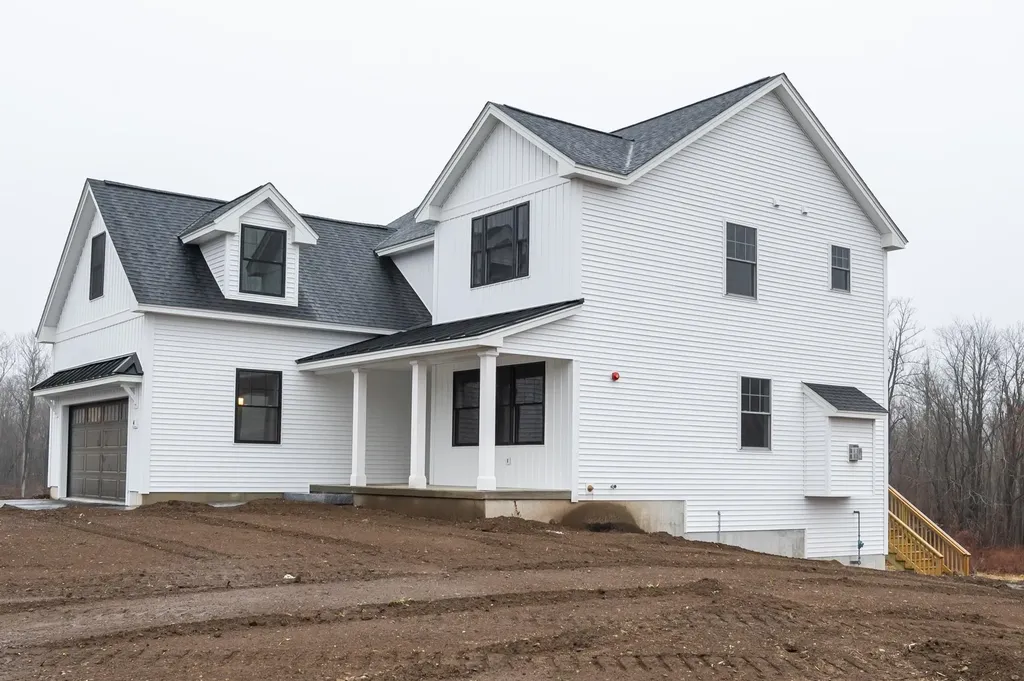 12 Robin Way Chester NH 03036