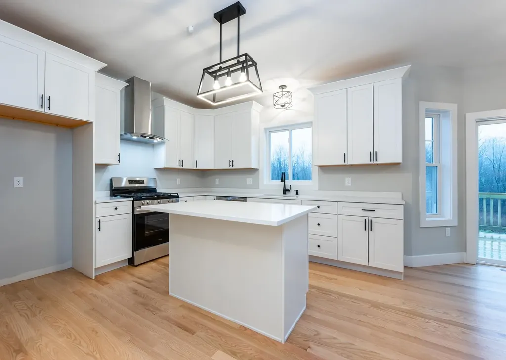 12 Robin Way Chester NH 03036