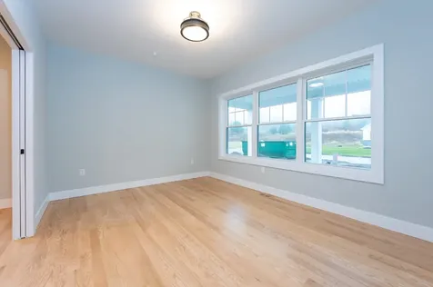 12 Robin Way Chester NH 03036