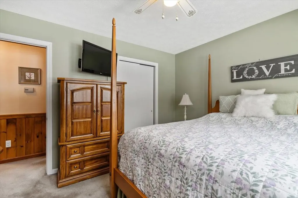 21 Kim Lane Milton VT 05468