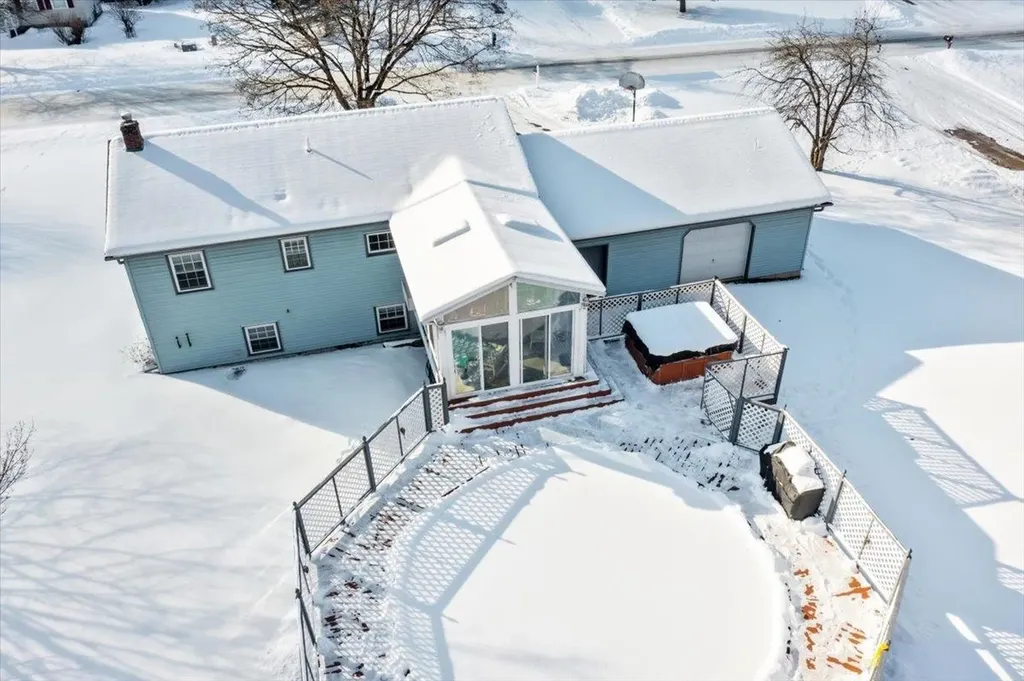 21 Kim Lane Milton VT 05468