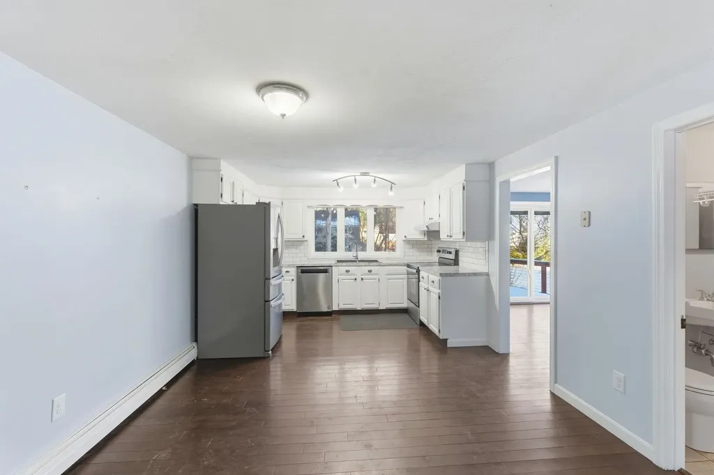 7 Bradford Street Nashua NH 03063