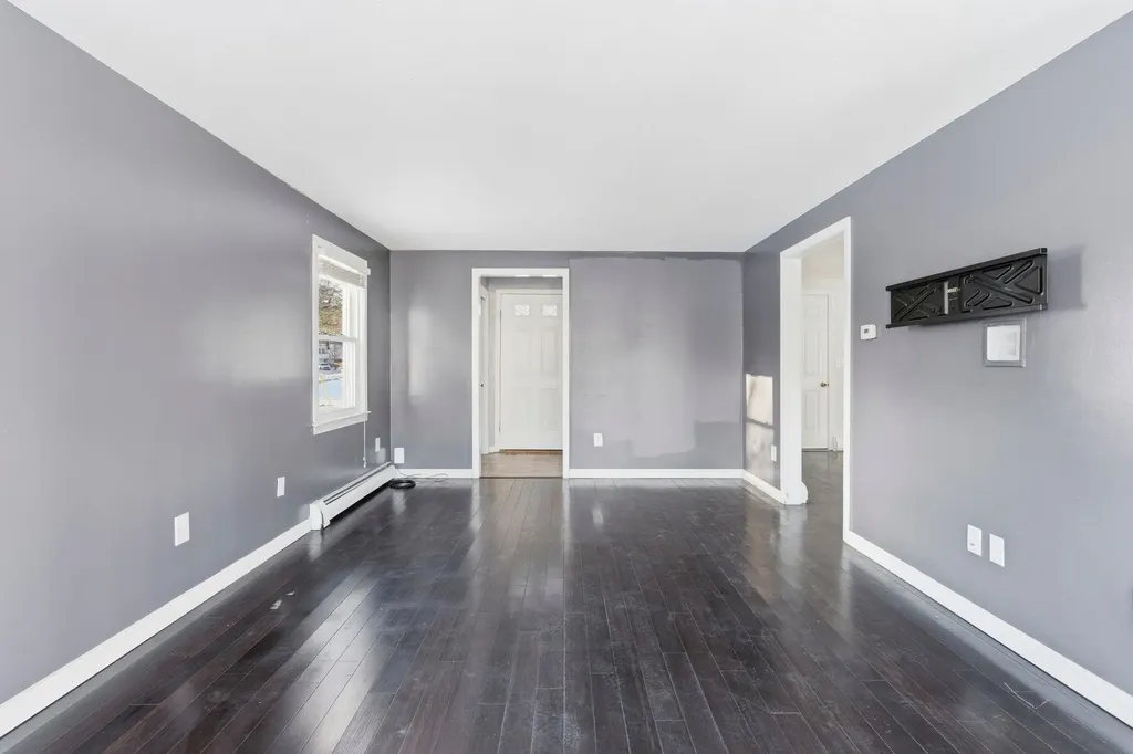 7 Bradford Street Nashua NH 03063