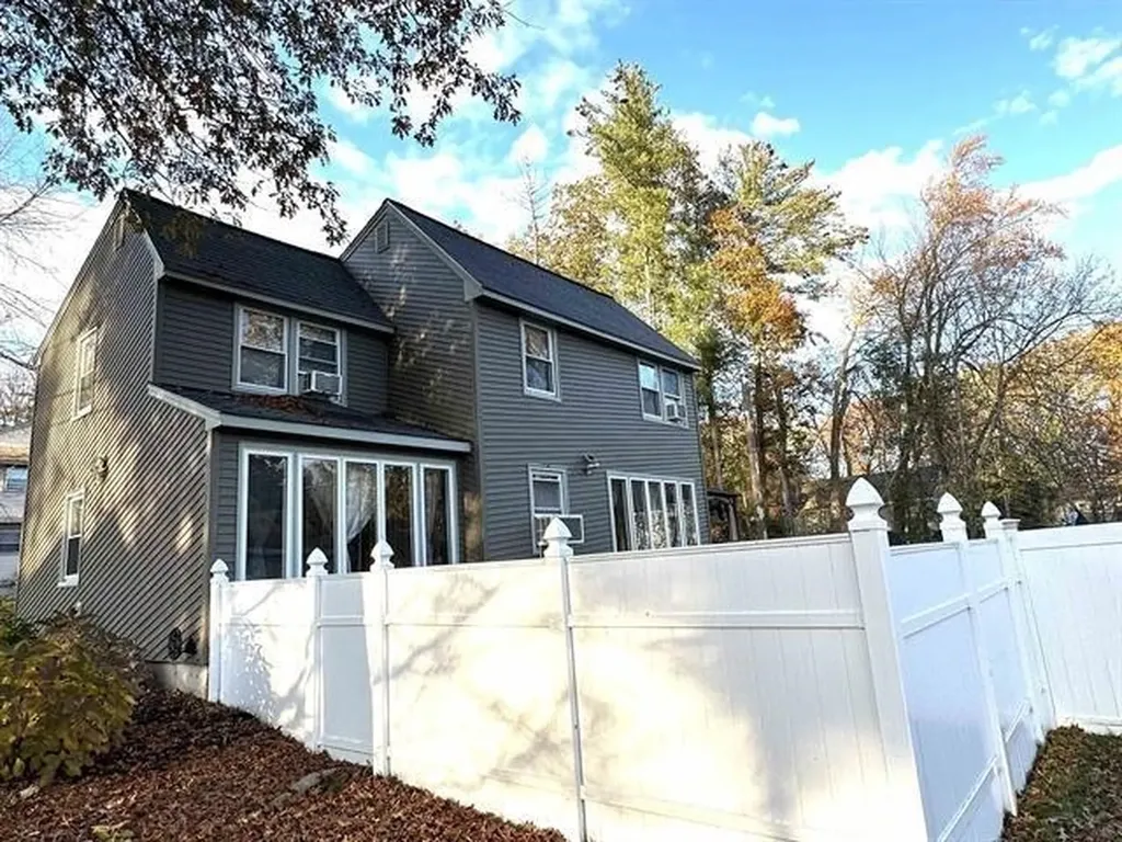 7 Bradford Street Nashua NH 03063