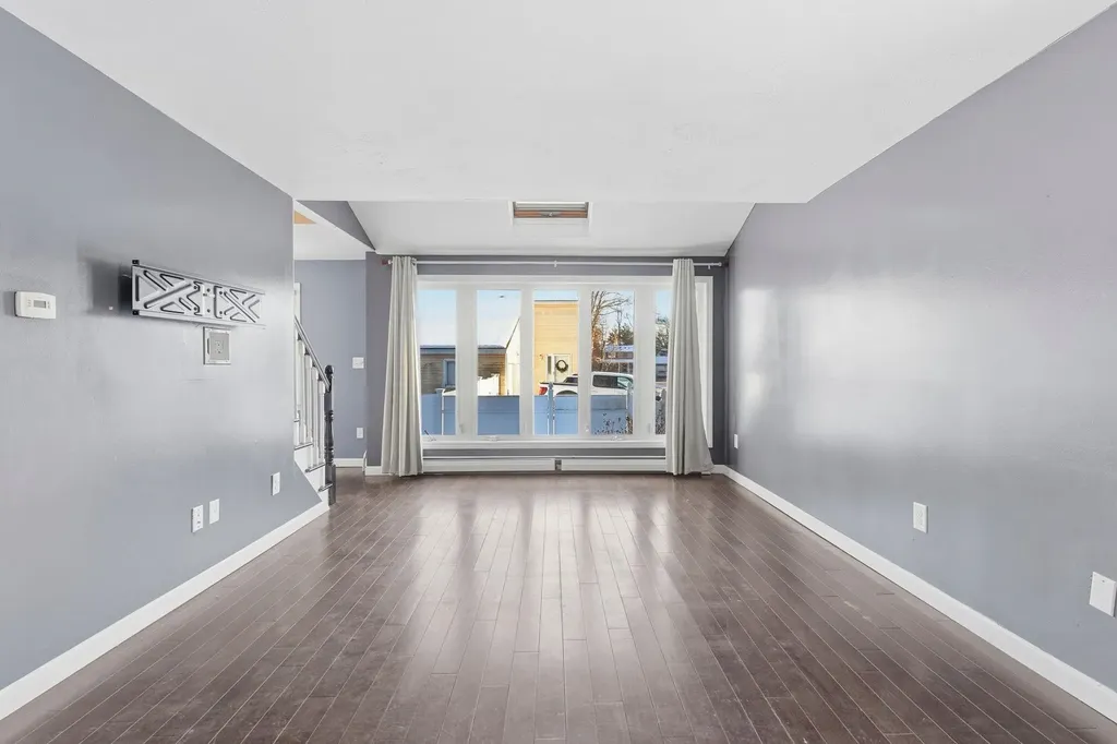 7 Bradford Street Nashua NH 03063