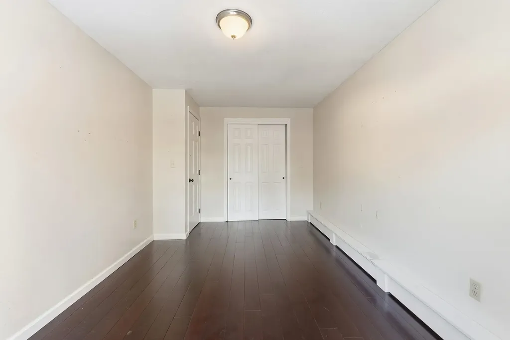 7 Bradford Street Nashua NH 03063