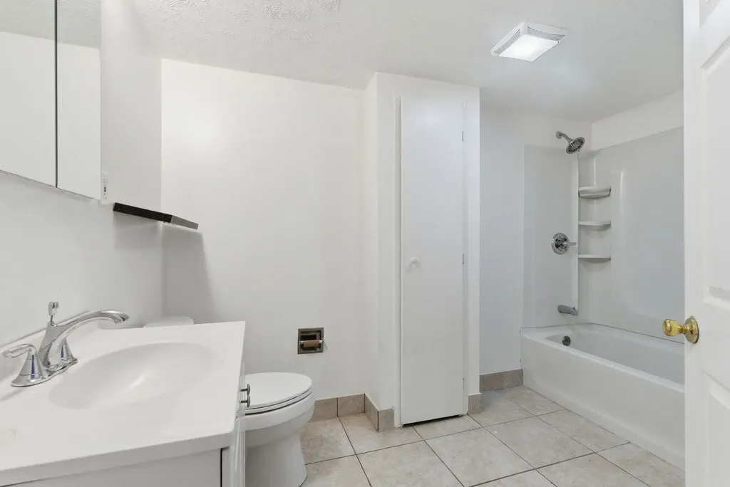 7 Bradford Street Nashua NH 03063