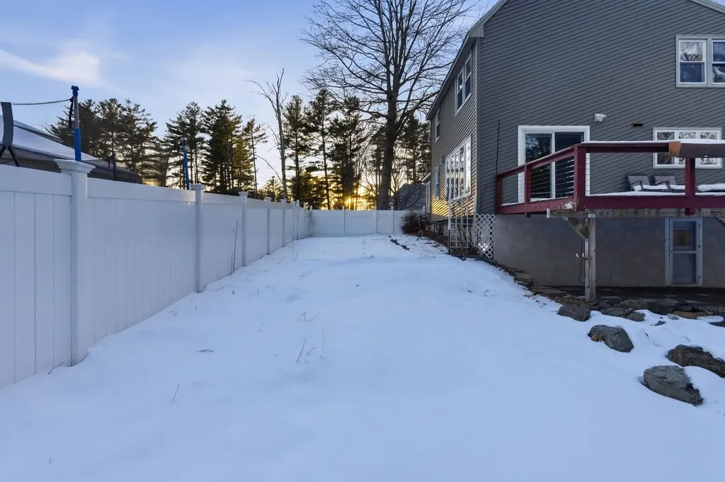 7 Bradford Street Nashua NH 03063