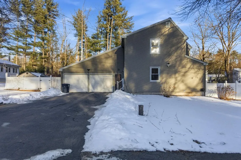 7 Bradford Street Nashua NH 03063