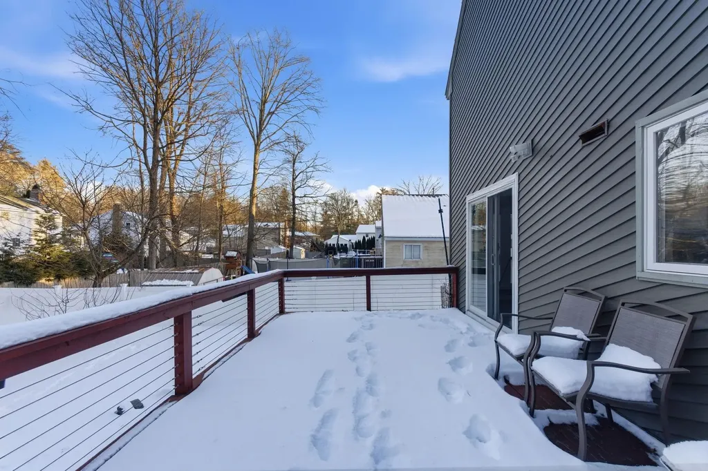 7 Bradford Street Nashua NH 03063