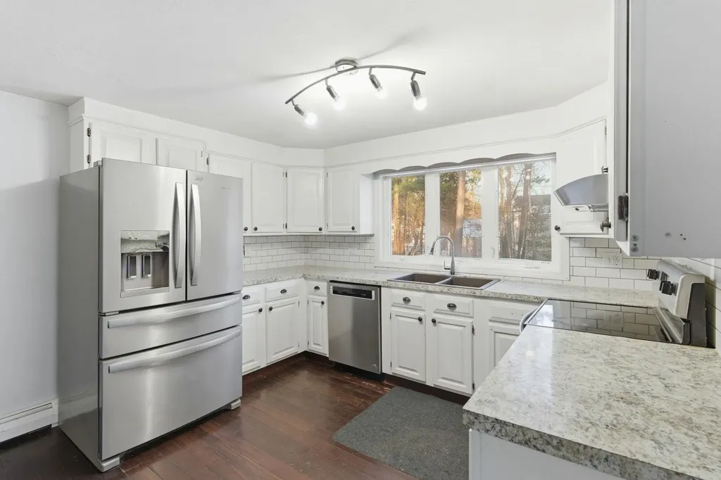 7 Bradford Street Nashua NH 03063