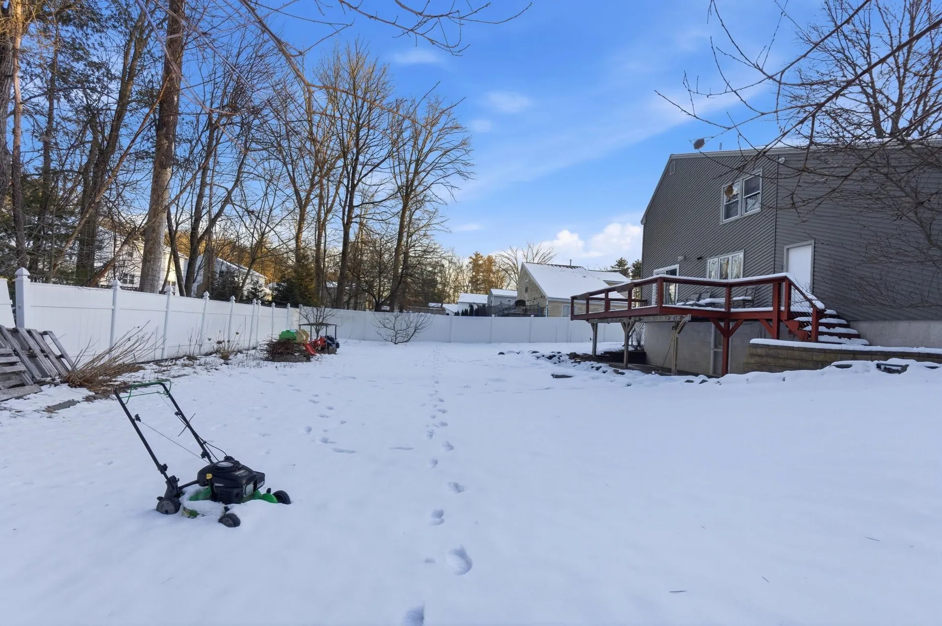 7 Bradford Street Nashua NH 03063