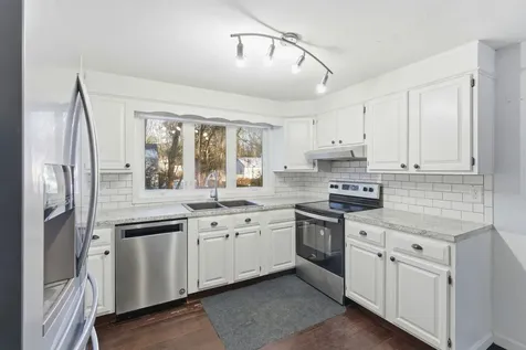 7 Bradford Street Nashua NH 03063