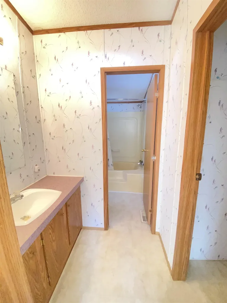 2095 Vermont Route 14 Sharon VT 05065