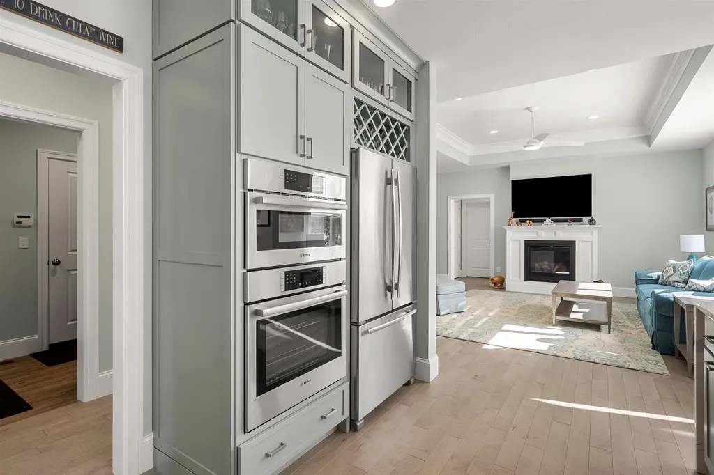 6 Testament Circle Nashua NH 03062