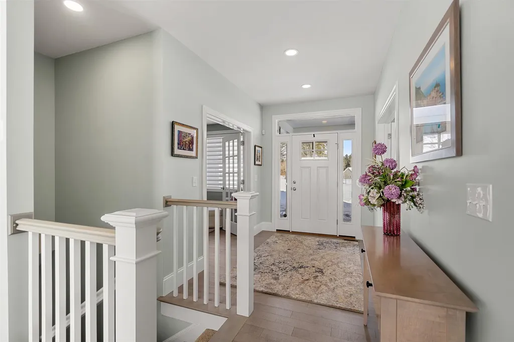 6 Testament Circle Nashua NH 03062