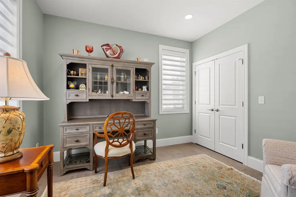 6 Testament Circle Nashua NH 03062