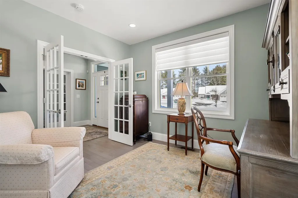 6 Testament Circle Nashua NH 03062