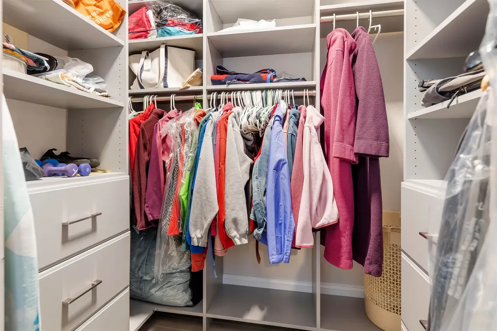 6 Testament Circle Nashua NH 03062