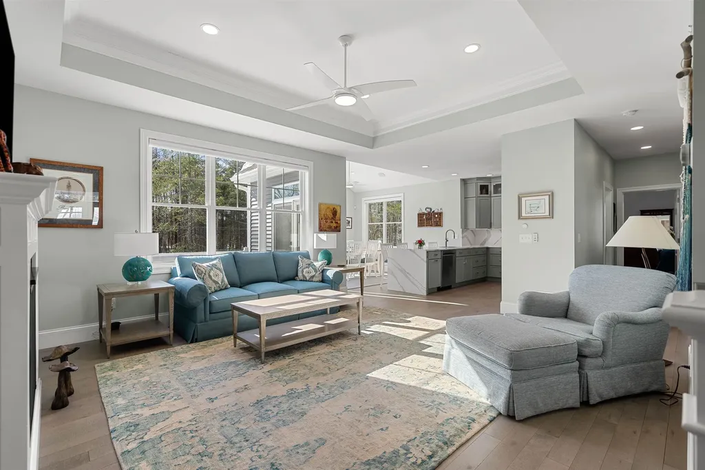 6 Testament Circle Nashua NH 03062