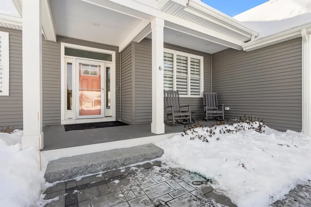 6 Testament Circle Nashua NH 03062