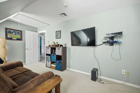 10 Independence Way Laconia NH 03246