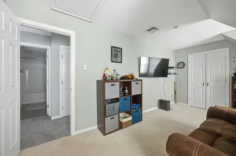 10 Independence Way Laconia NH 03246