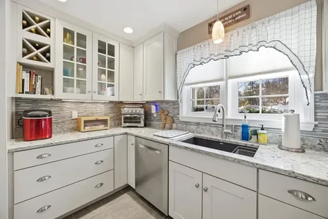 10 Independence Way Laconia NH 03246