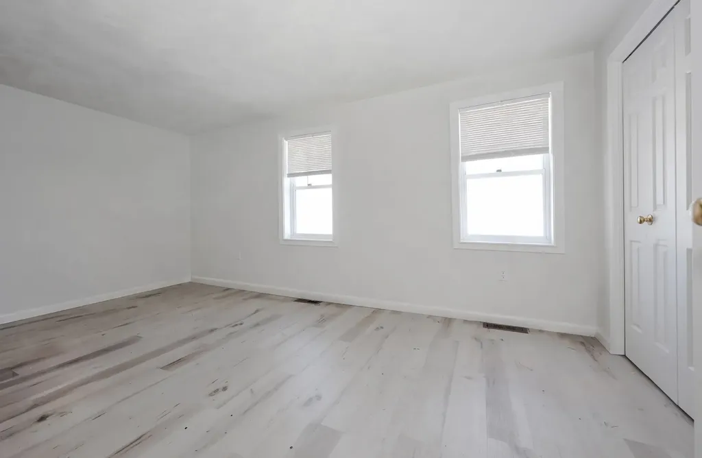 7 Colonial Square Peterborough NH 03458