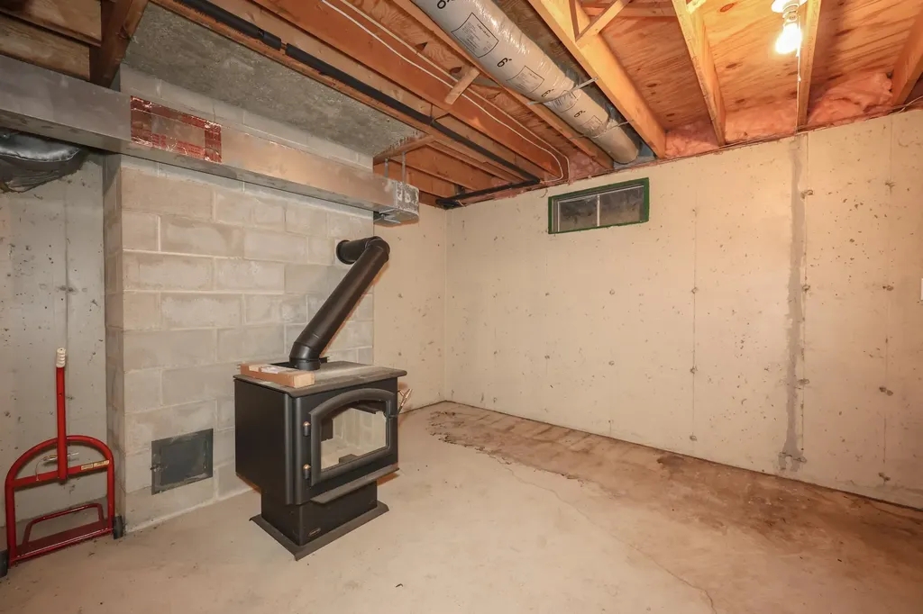 7 Colonial Square Peterborough NH 03458