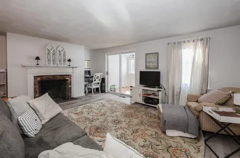 7 Colonial Square Peterborough NH 03458