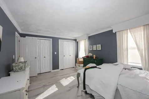 7 Colonial Square Peterborough NH 03458