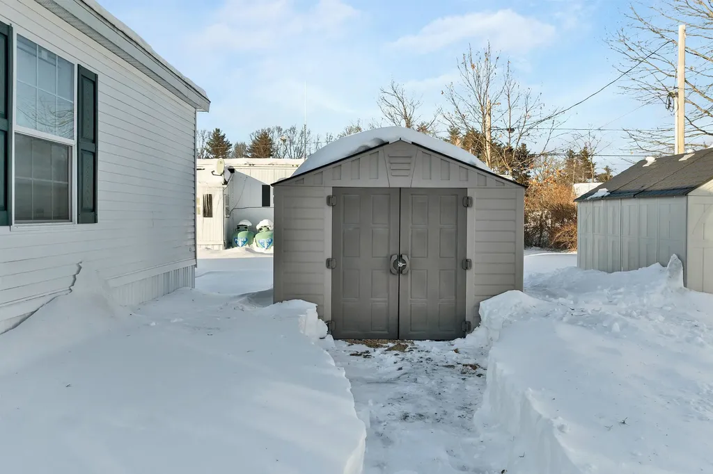 71 Caddy Drive Salem NH 03079