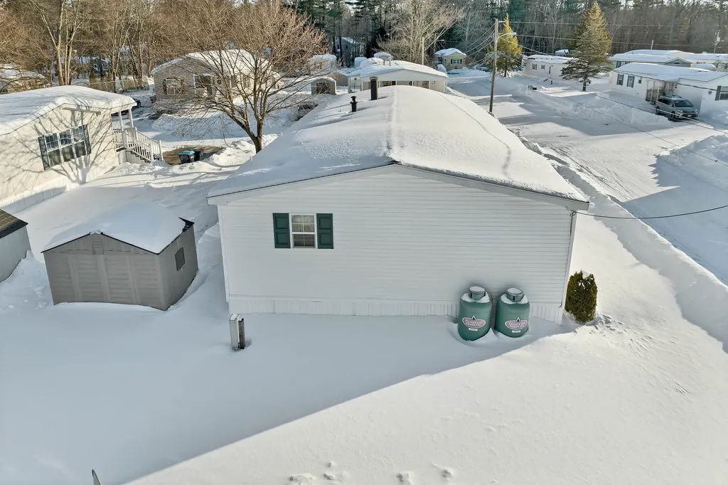 71 Caddy Drive Salem NH 03079