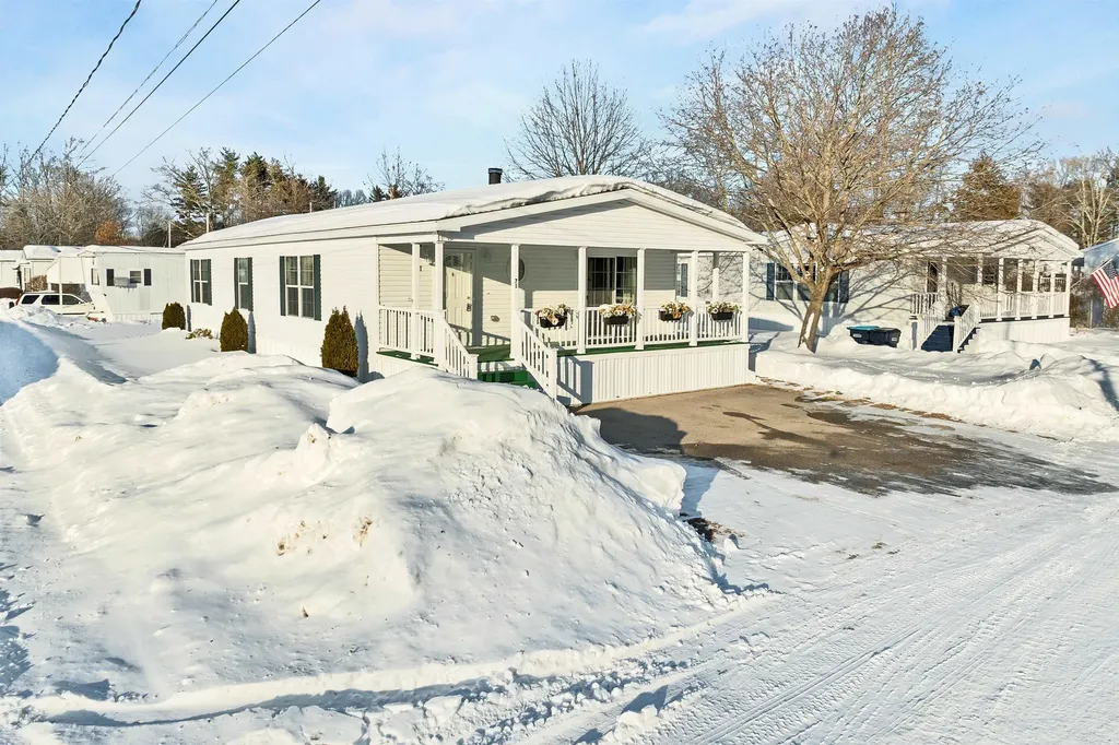 71 Caddy Drive Salem NH 03079