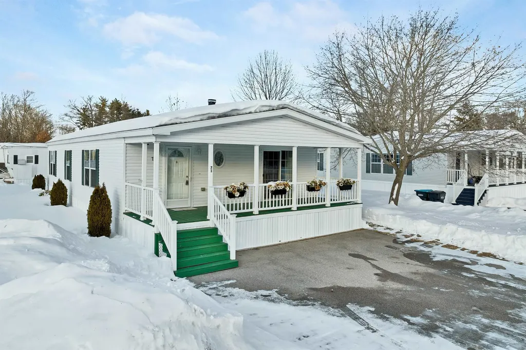 71 Caddy Drive Salem NH 03079