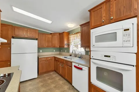 71 Caddy Drive Salem NH 03079