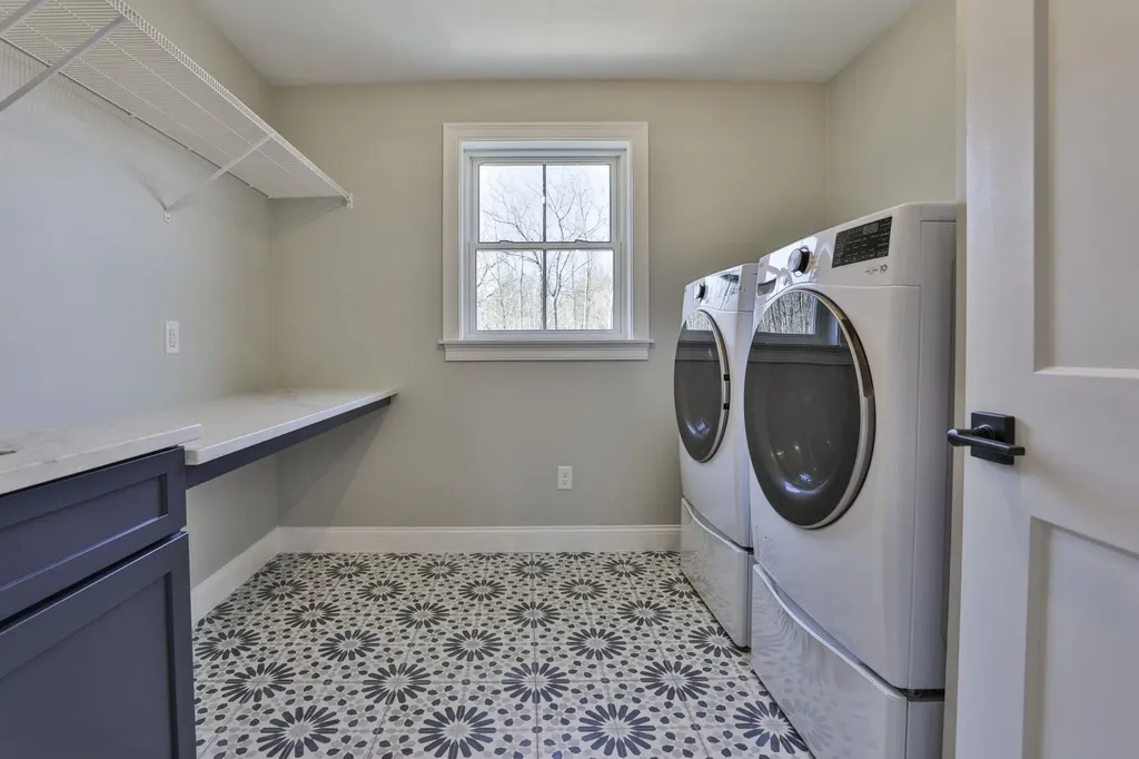 49 Countryside Drive Brookline NH 03033