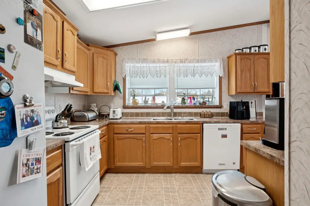 66 Country Skyline Boulevard Weathersfield VT 05089