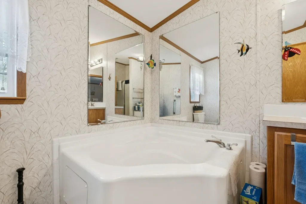 66 Country Skyline Boulevard Weathersfield VT 05089