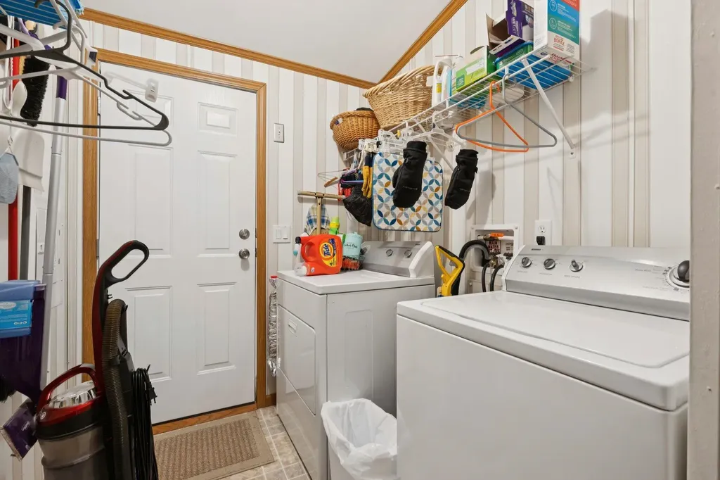 66 Country Skyline Boulevard Weathersfield VT 05089