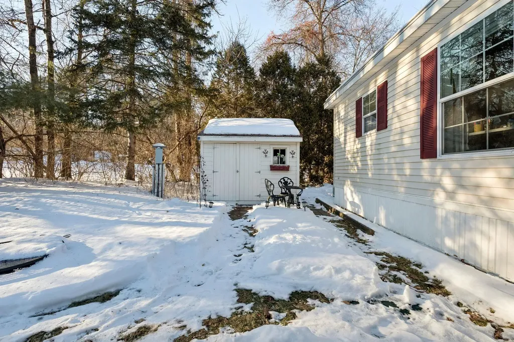 66 Country Skyline Boulevard Weathersfield VT 05089