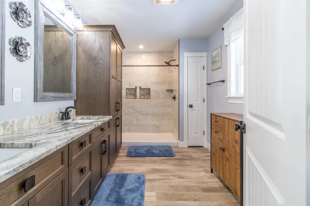 2765 Loop Road Troy VT 05868