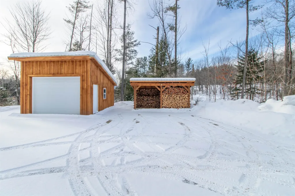 2765 Loop Road Troy VT 05868