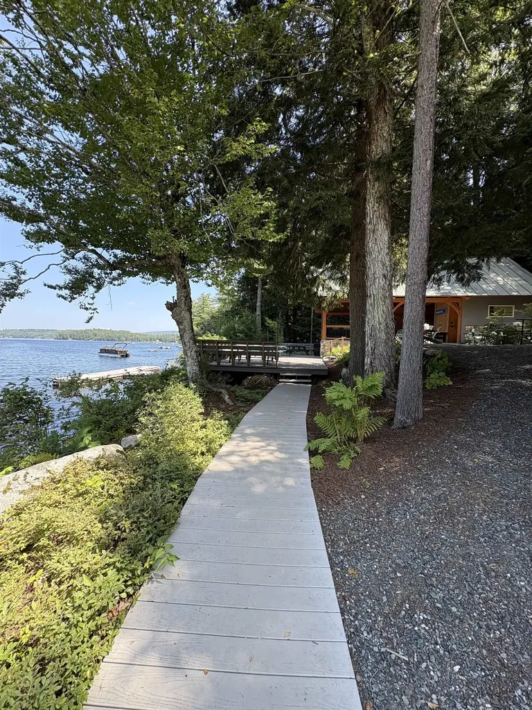 121 Upper Bay Road Sunapee NH 03287