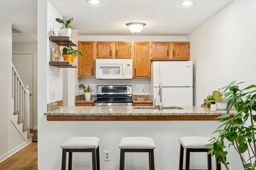 44 Glengarry Drive Stratham NH 03885