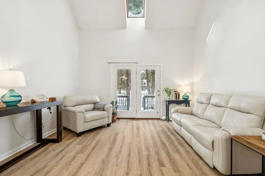 44 Glengarry Drive Stratham NH 03885