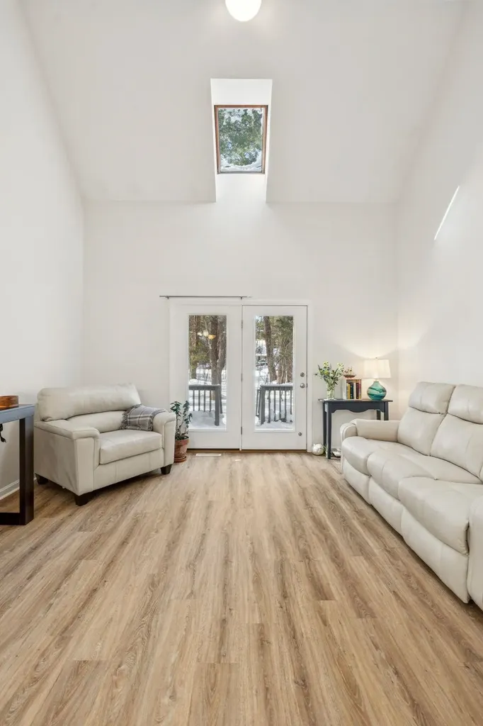 44 Glengarry Drive Stratham NH 03885