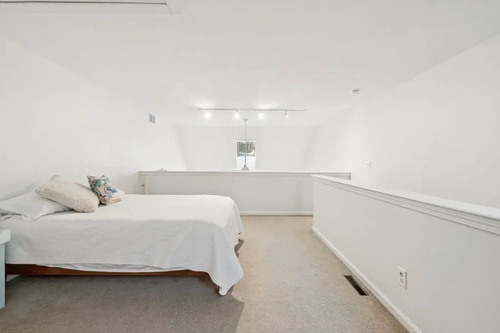 44 Glengarry Drive Stratham NH 03885